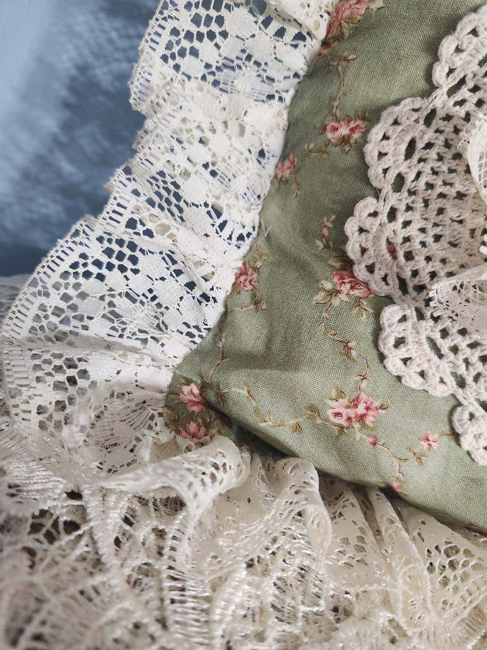 Shabby Chic Green Floral Roses Lace Ruffled Square Throw Pillow Vtg Cottagecore - Picture 3 of 6